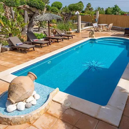 Cardona Villa Montecristo