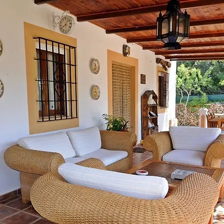 Cardona Villa Montecristo